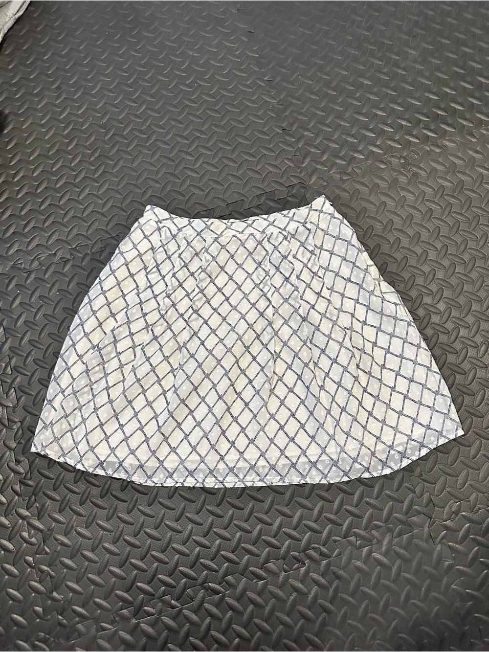 Banana Republic White Diamond-Print Flowy Skirt